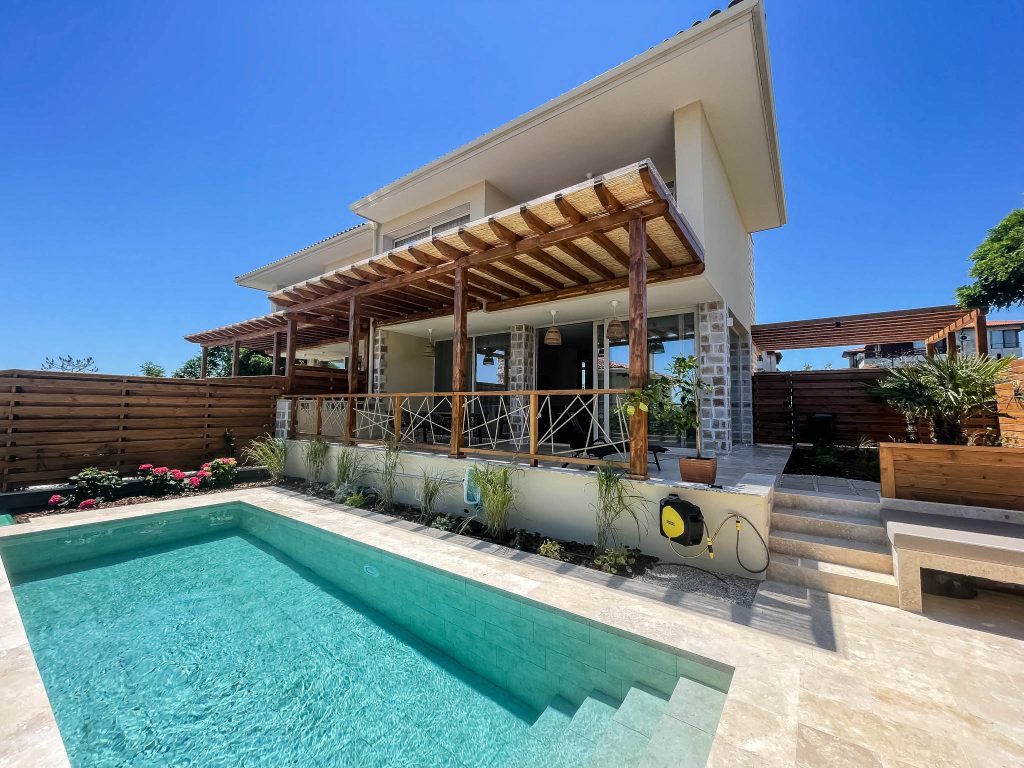Coral Bay Luxury Villa — 1